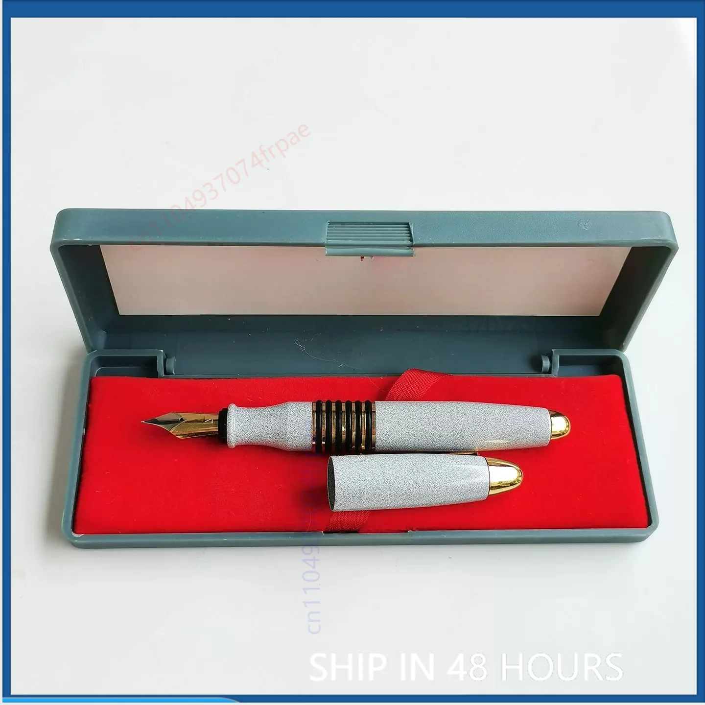 흰색의 두꺼운 몸체를 가진 고급 구리 만년필, 1990 - Vintage Collectible Pens 리뷰 및 가격